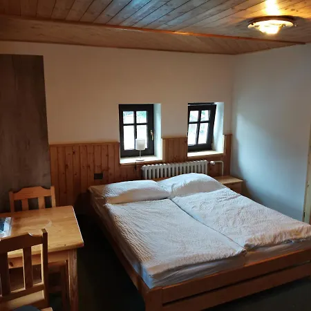 U Hrocha Гостевой дом Lucany nad Nisou