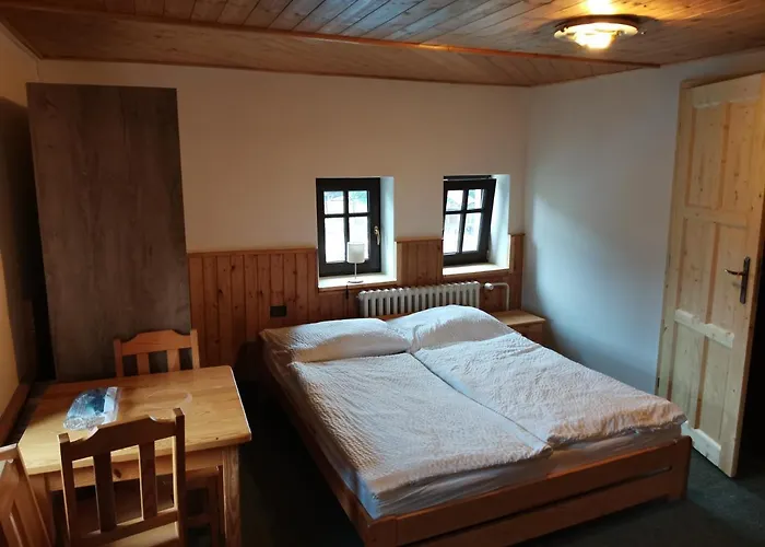 U Hrocha Гостевой дом Lucany nad Nisou